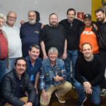 Na fileira superior, esquerda para a direita: PY2OP, PY2BW, PY2RX, PY2KP, PY2TDX, PY2DEL, PY2ARS e PY2DEB. Agachados: PU2TJQ, PY2TTN, PY2EX, PY2WQ e PY2IT
